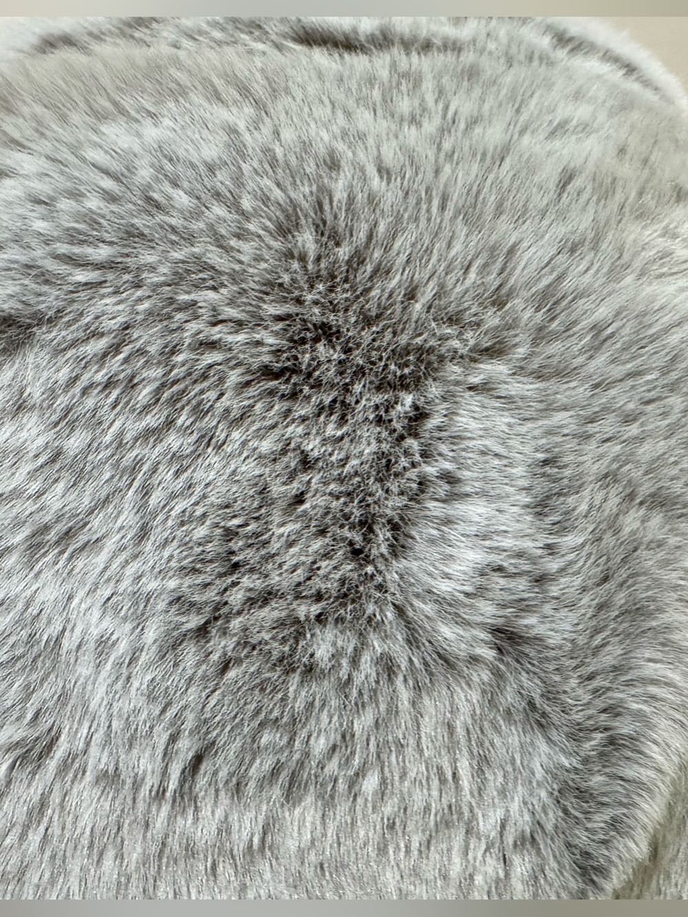NEW Frye Luxe Faux Fur Reverses Throw Blanket 60 In x70 In Gray - Picture 3 of 3